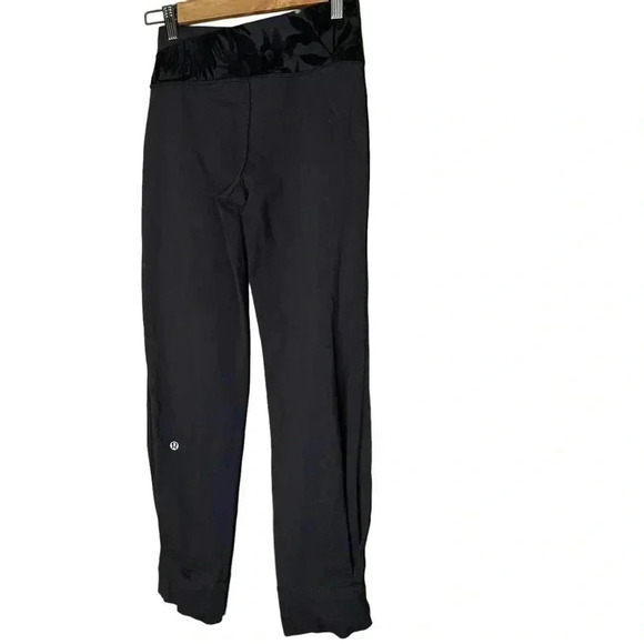 Lululemon Athletica Brisk  Bloom Black Soot Pants Size 4 - Picture 3 of 5